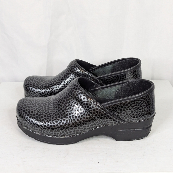 Dansko Grey Black Patent Tooled Geometric Mosaic Leather Professional Clogs - Picture 2 of 7